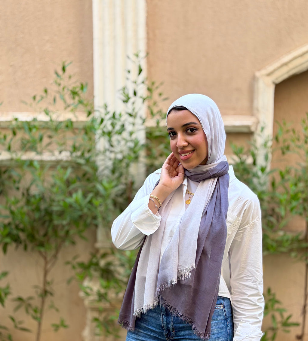 Ombré ruffled cotton scarf in bluish grey by Altayeb. Original Kuwaiti hijab. ملافع الطيب.