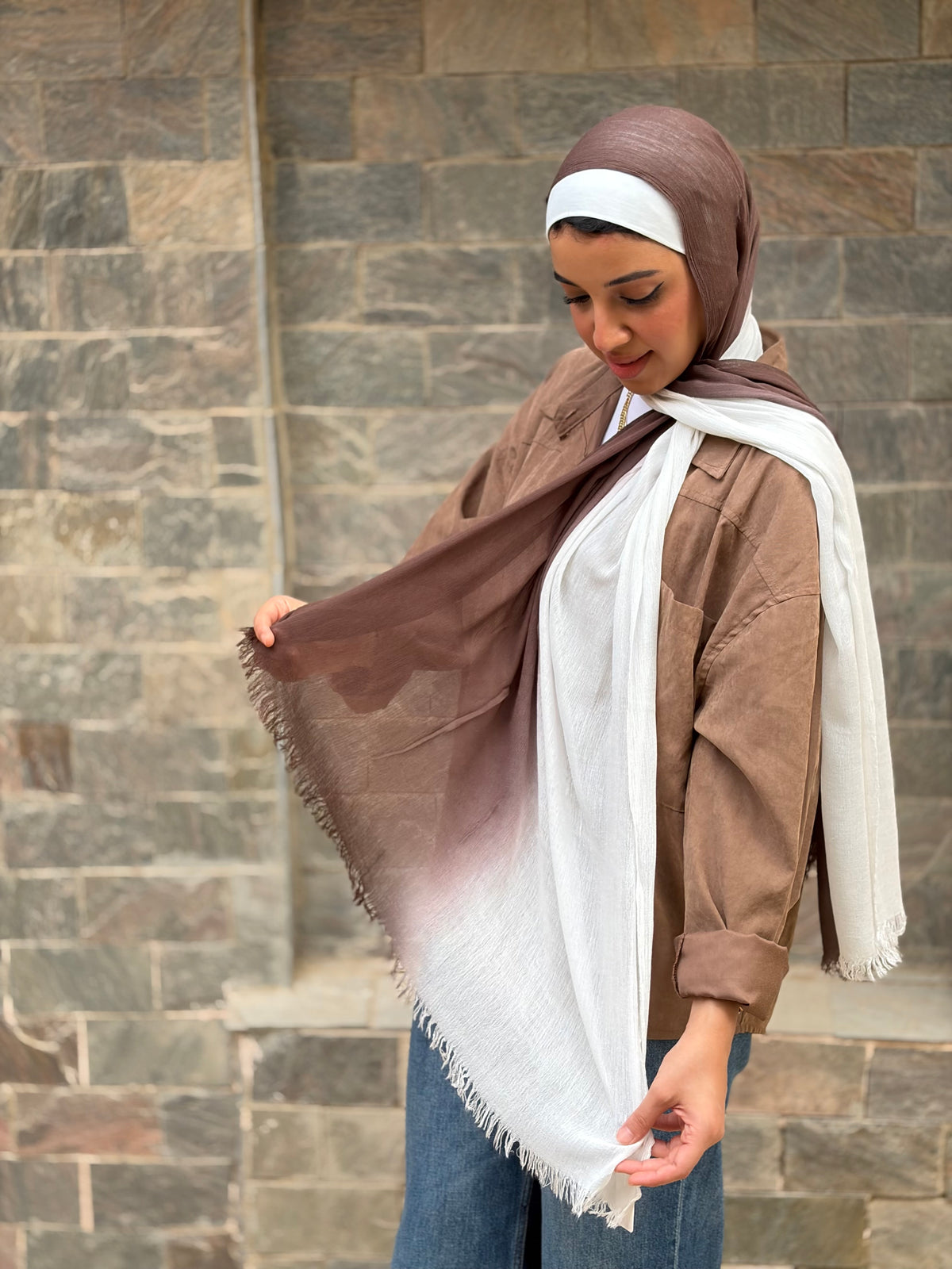 Ombré ruffled cotton scarf by Altayeb. Original Kuwaiti hijab. ملافع الطيب. حجاب كويتي أصلي.