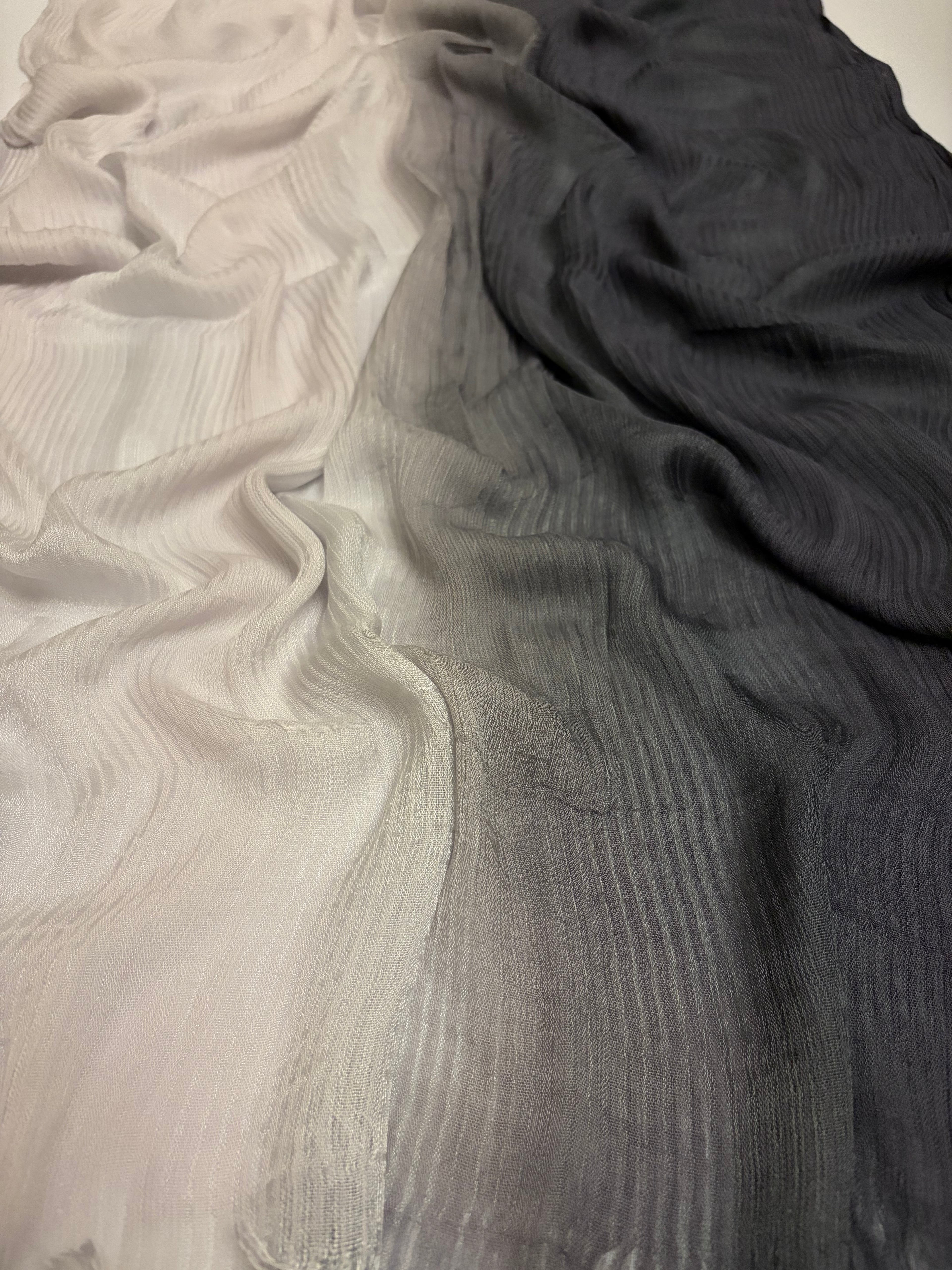 Feather Fade in Dark Grey & White